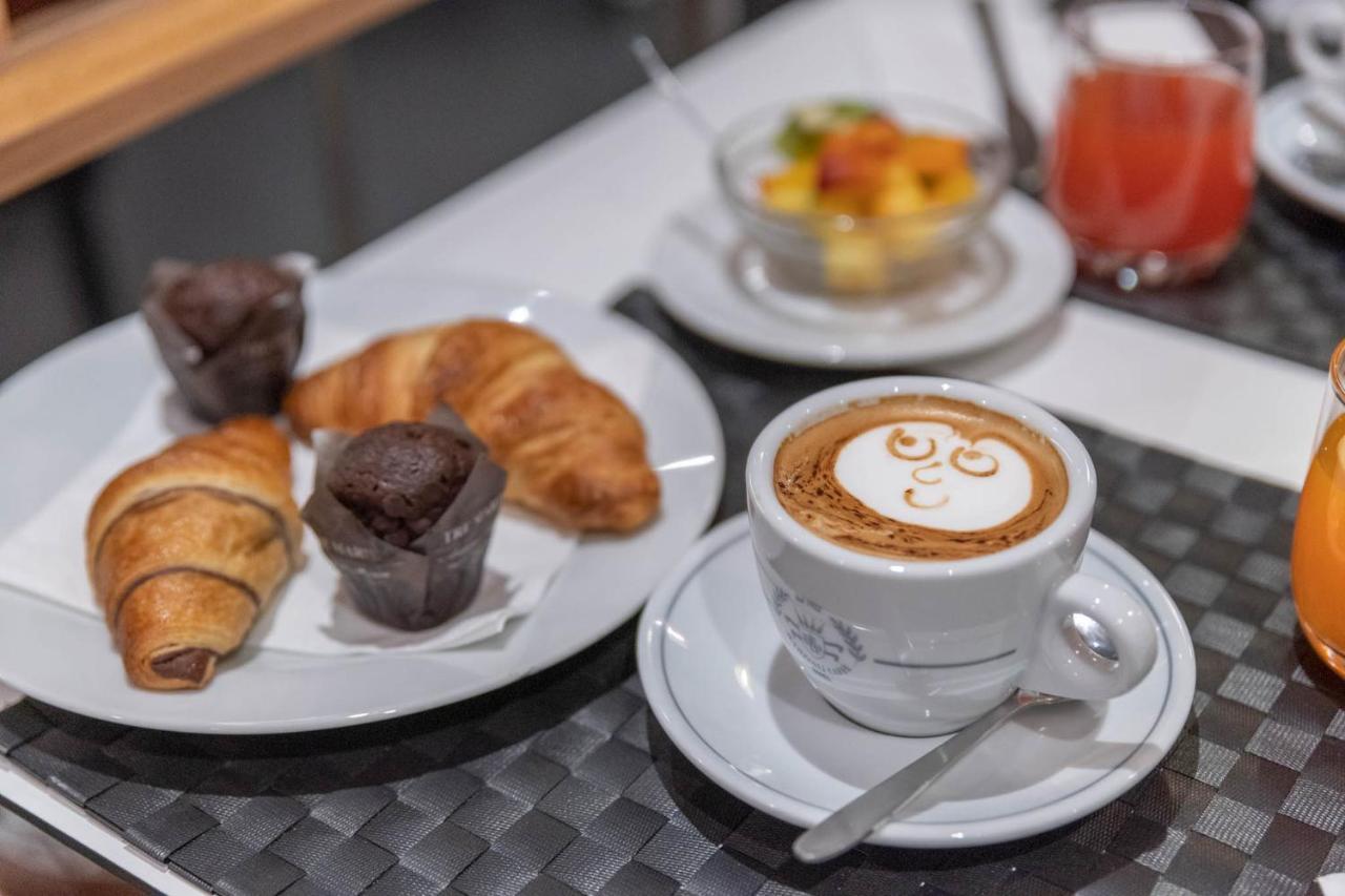 Trevi Palace Hotel Rzym Zewnętrze zdjęcie