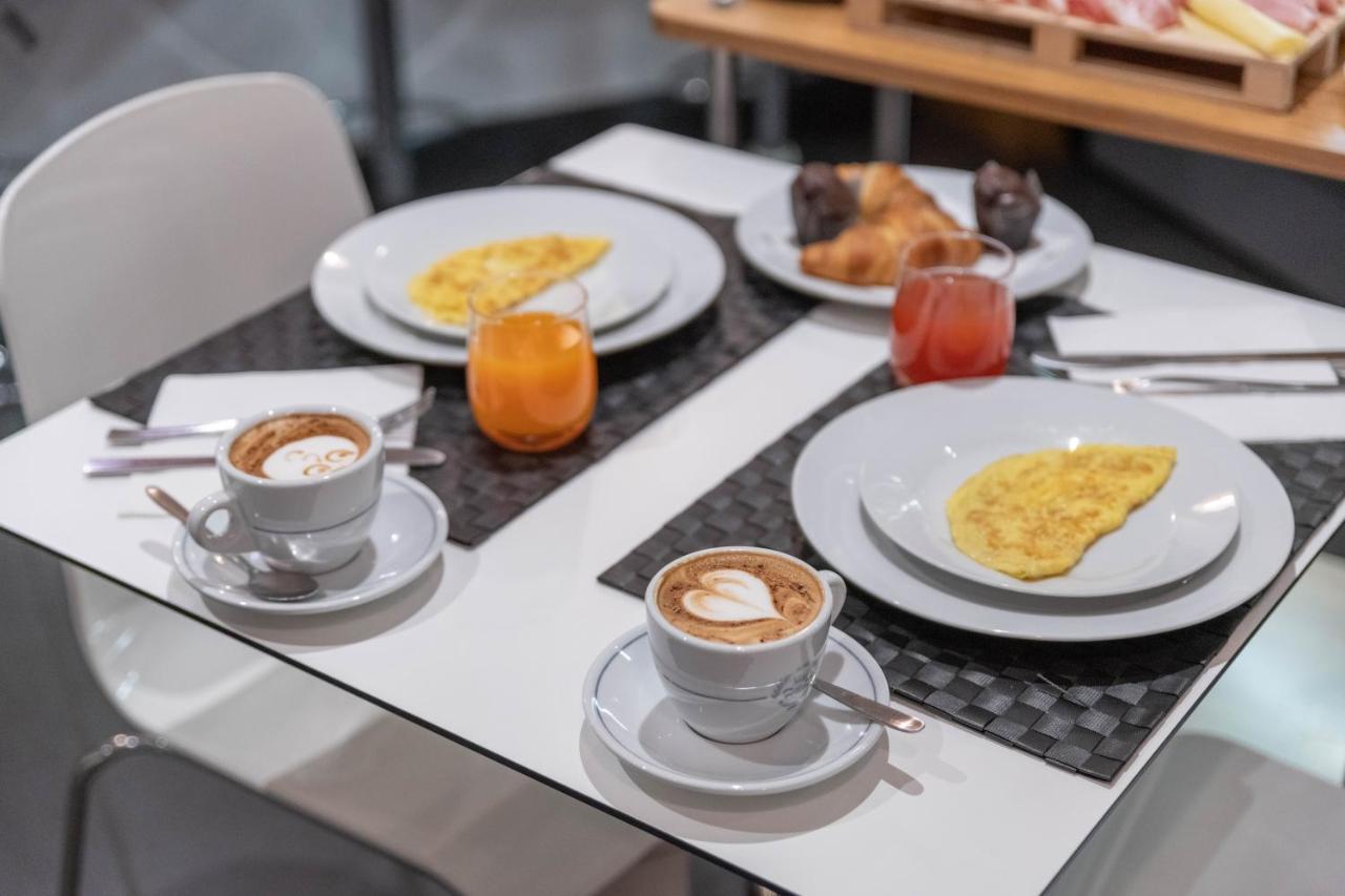 Trevi Palace Hotel Rzym Zewnętrze zdjęcie